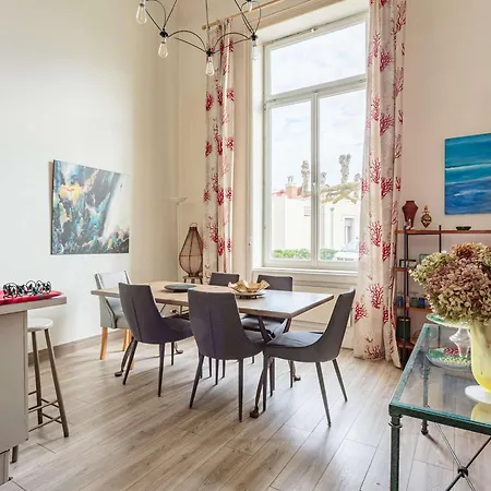 Апартаменты Duplex Spacieux Pres Du Centre Et Plage, Parking Et Wifi Inclus - Fr-1-3-624 Биарриц